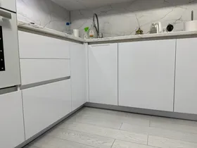 Кухня «Белый кварц» — фотография 2